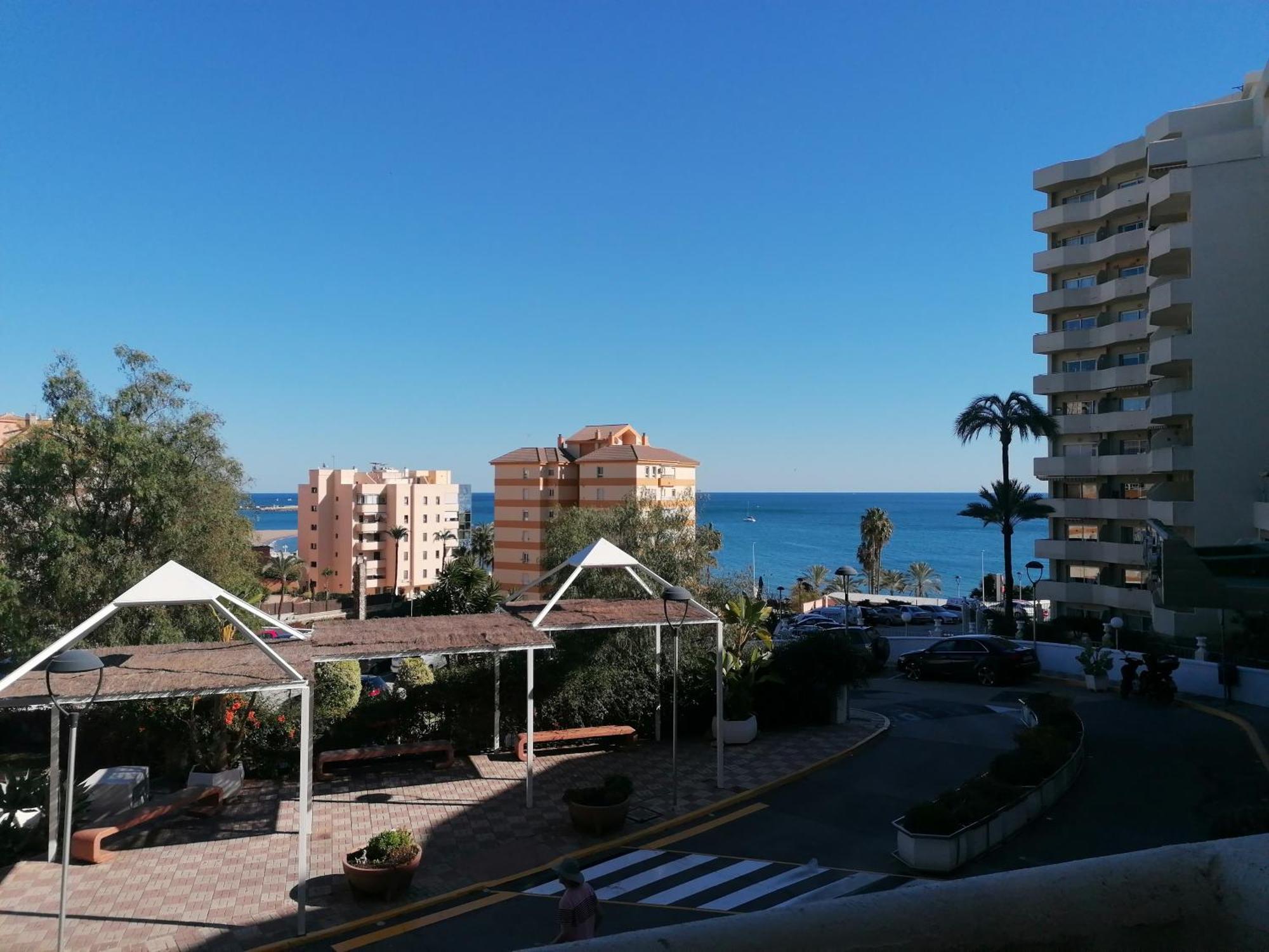 Estudio Terraza Vista Mar Parking Gratuito Piscinas Benalmádena Kültér fotó